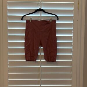 Lululemon athletic bike shorts